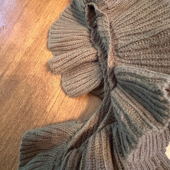 BP Ruffled Sleeve cut out sweater - Picture 8 of 9